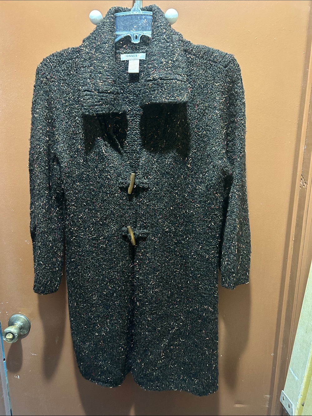 Ponsesa Cardigan Sweater Large
Knitted Toggle Sweater